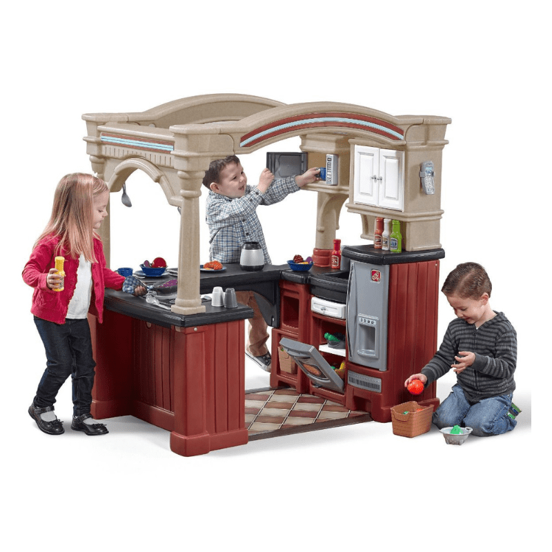 Step2 – Grand Walk-In Kitchen